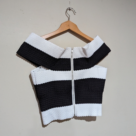 honeylee black and white croptop - Picture 3 of 6